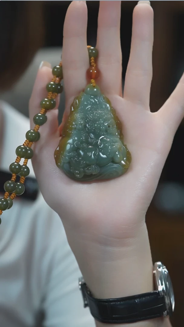 颈饰未镶嵌和田玉貔貅