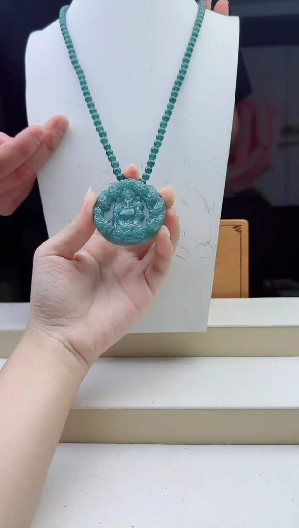 颈饰未镶嵌翡翠多样性发其中一