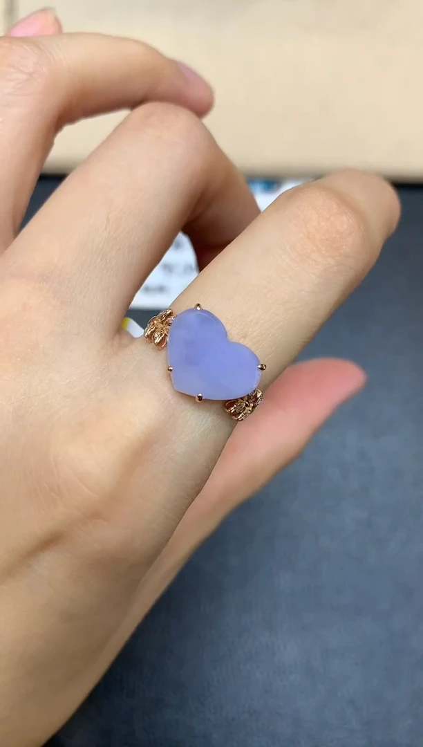 18K金镶嵌戒指翡翠爱心【无服务费