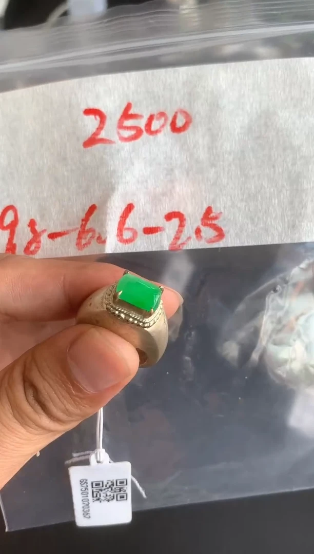 未镶嵌定制翡翠缅甸A货翡翠，拍一发一