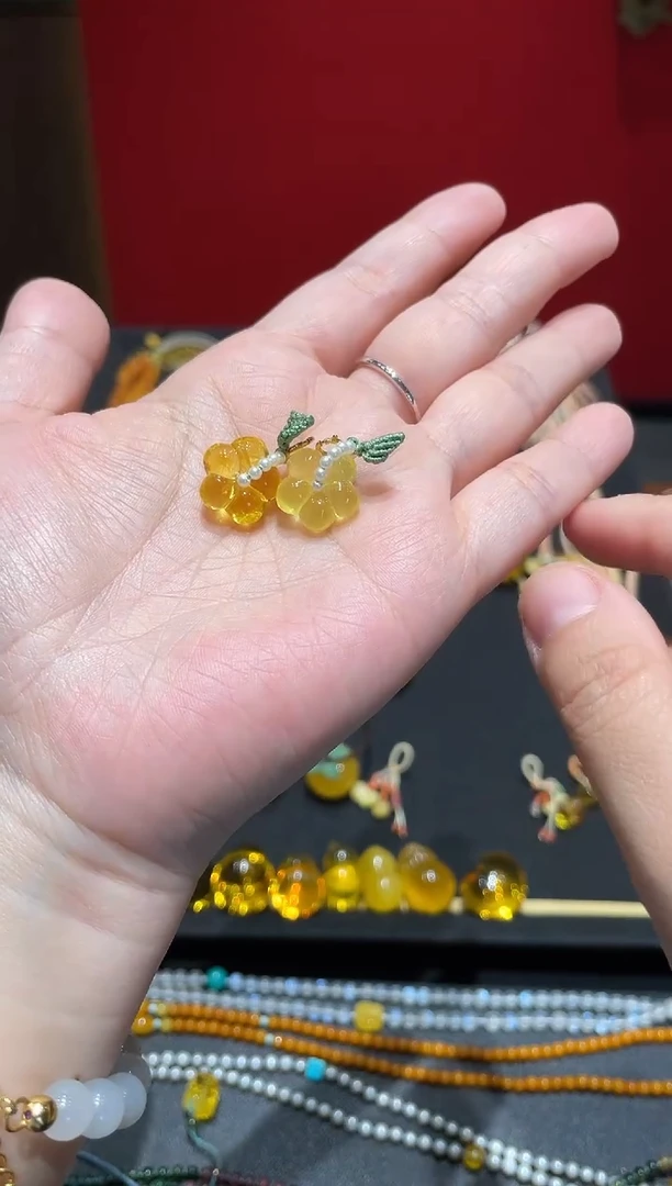 蜜蜡颈饰未镶嵌多样性发其一