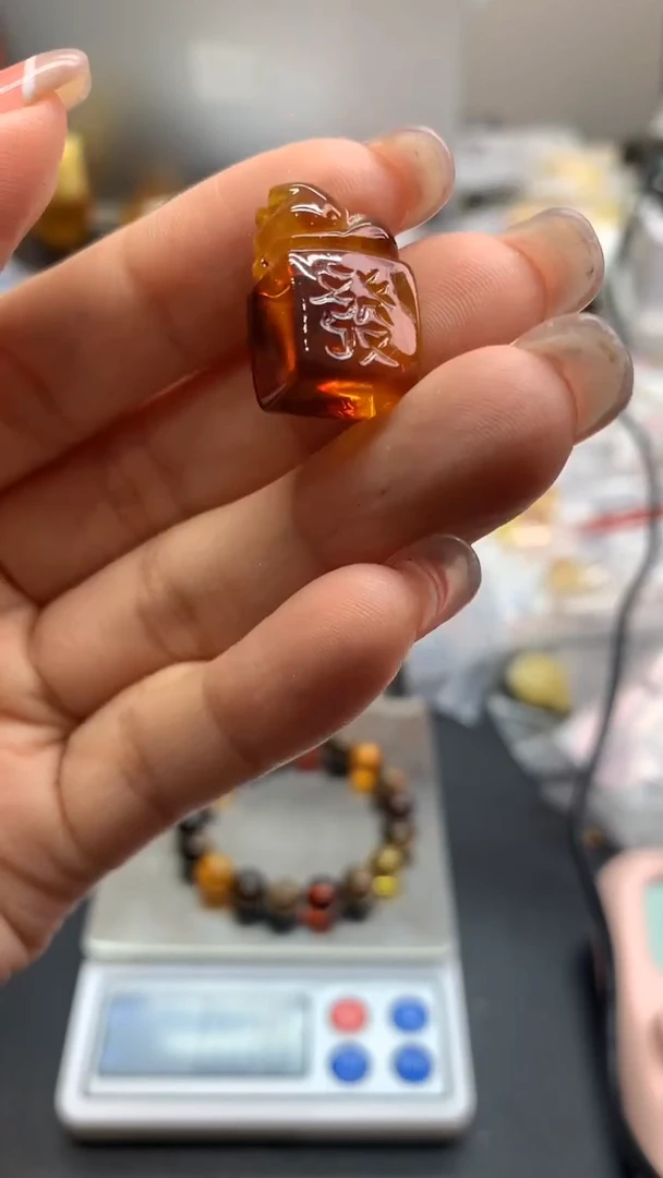 未镶嵌琥珀珠宝奇石1817