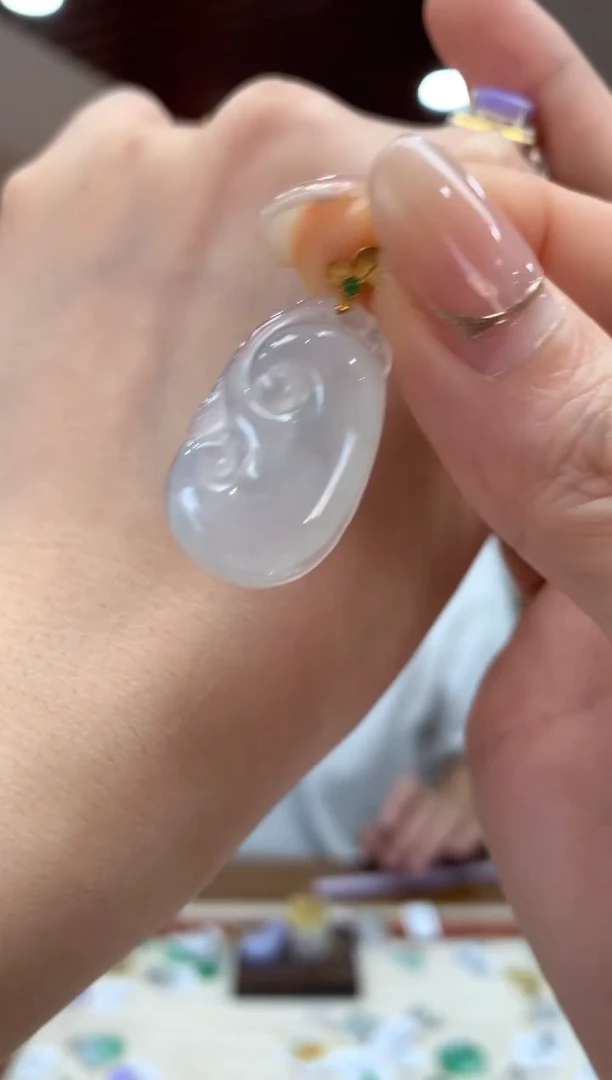 吊坠(不含链)18K金镶嵌翡翠如意