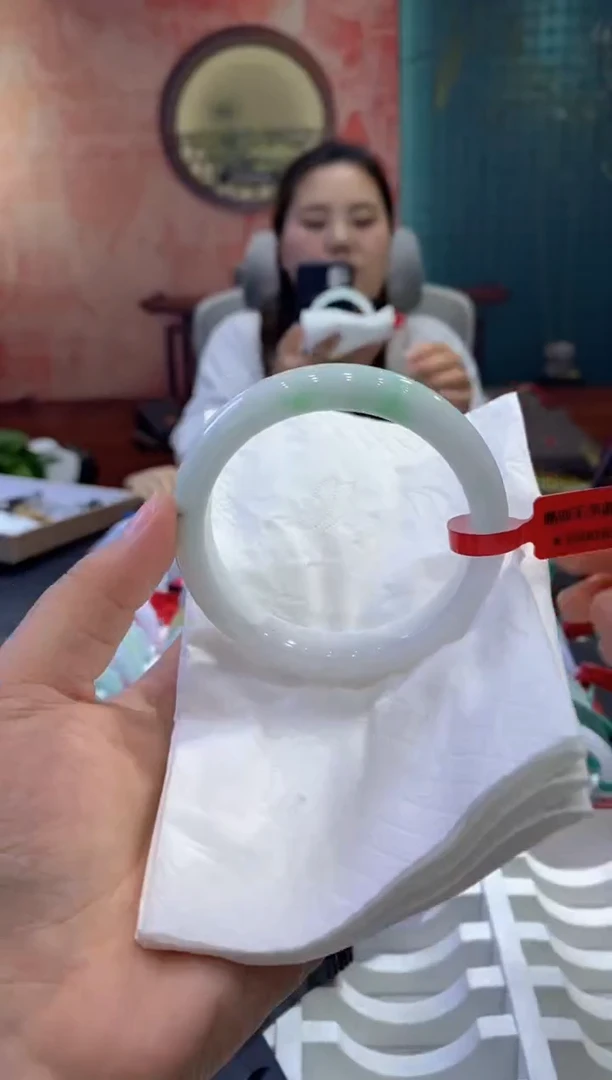 翡翠手镯未镶嵌多人0007893