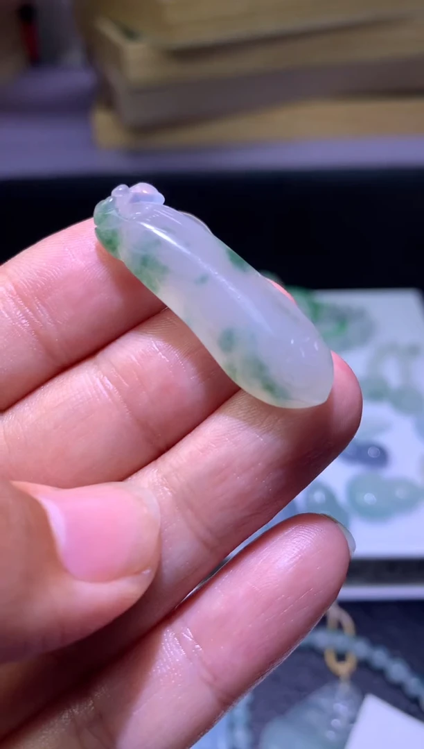未镶嵌定制翡翠毛货