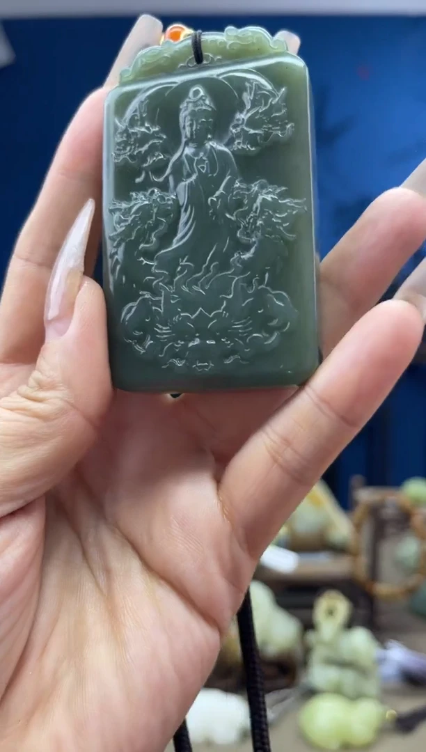 颈饰未镶嵌和田玉1