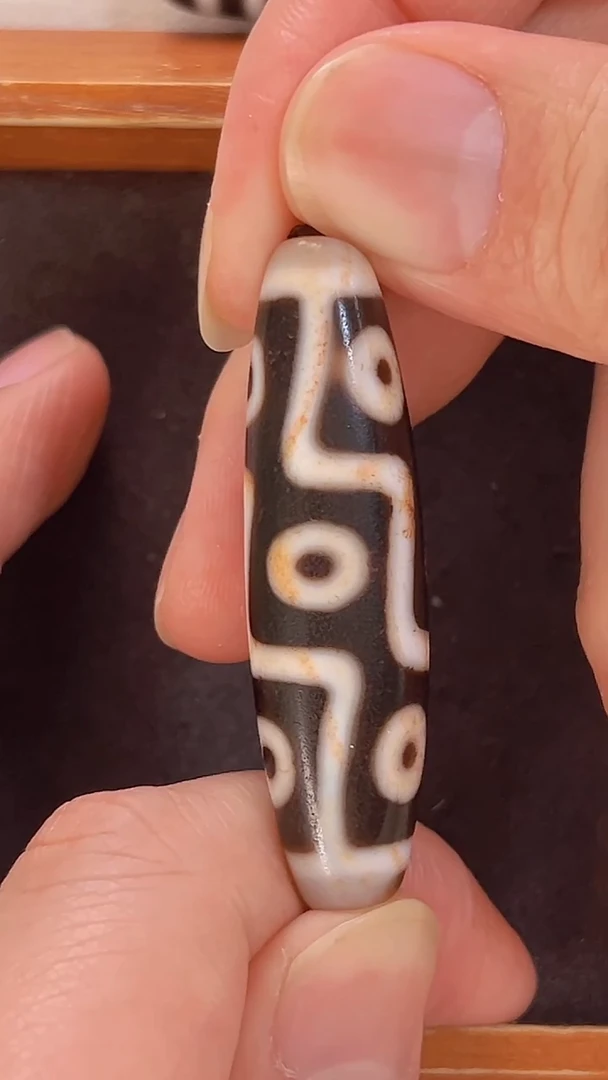 未镶嵌颈饰玛瑙/玉髓行运朱砂全手折线九眼50.8*13.8