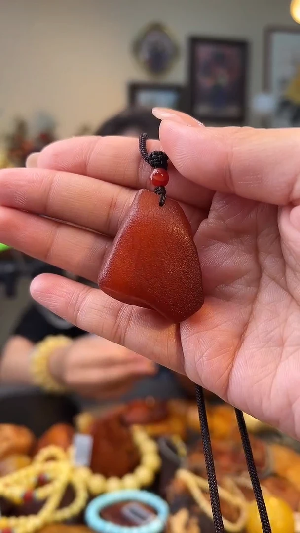 琥珀颈饰未镶嵌吊坠