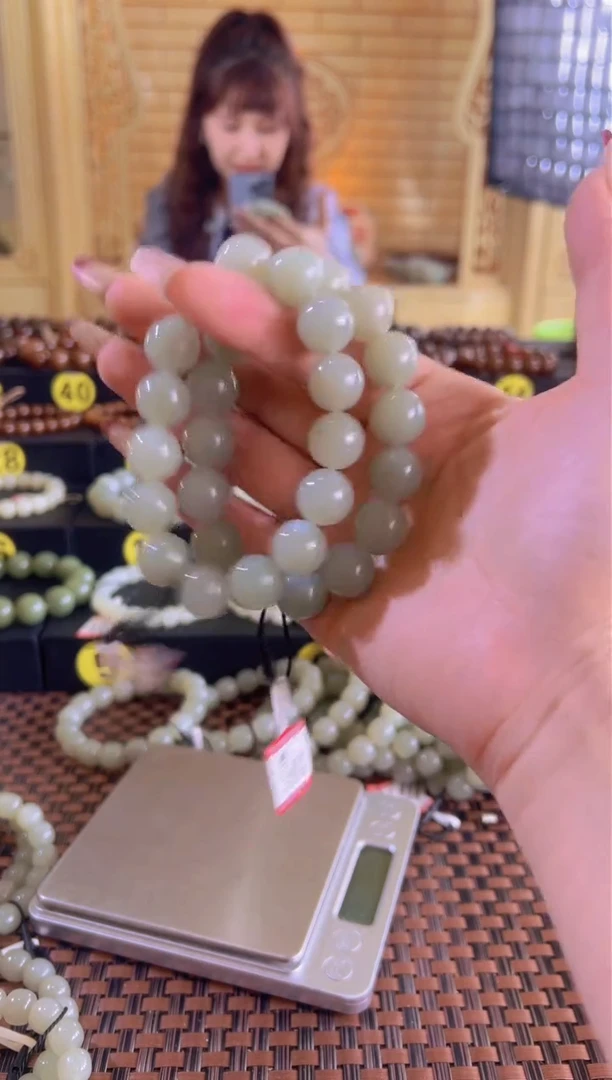 【闪购商品】和田玉手串未镶嵌且末料青白玉卡14手串发其一