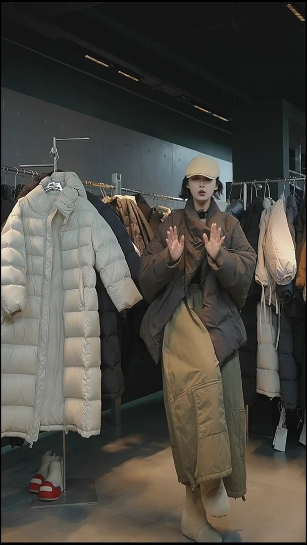 咖色羽绒外套咖色羽绒外套