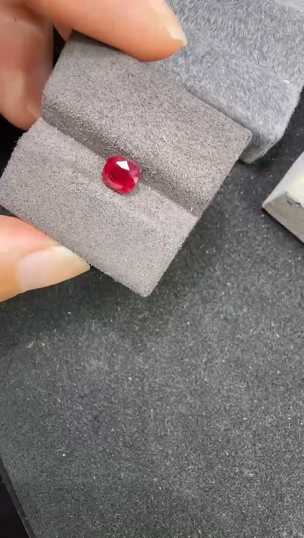 未镶嵌定制定制红宝石1.4克拉吉尔德缅甸鸽血红强荧光NGTC