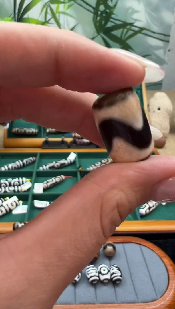 未镶嵌颈饰玛瑙/玉髓（覆膜）56.(微瑕)