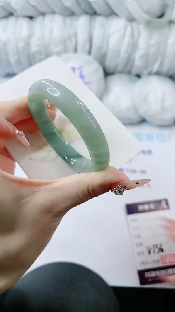 【闪购商品】石英质玉手镯未镶嵌多样性发货V136