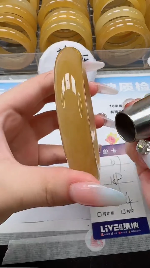 未镶嵌手镯石英质玉107