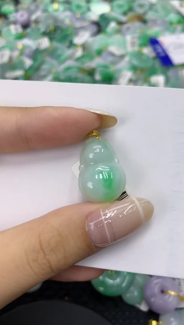 翡翠18K金镶嵌颈饰天然缅甸翡翠A货