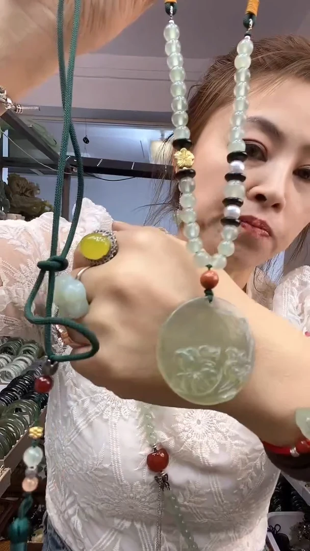 【闪购商品】岫玉吊坠未镶嵌多样性发货其中之一