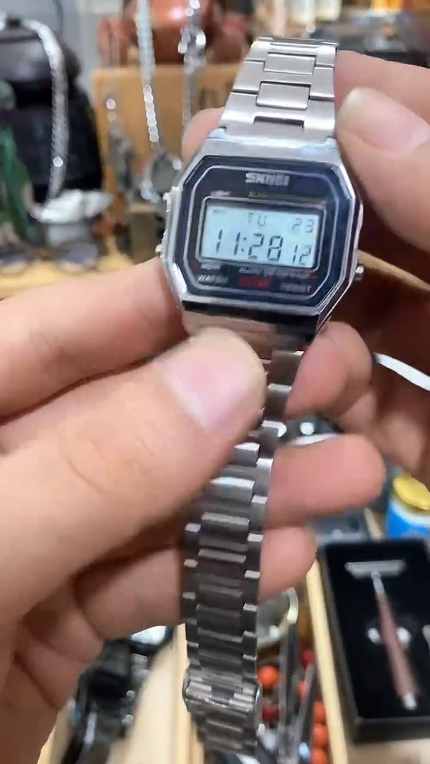 瓷片闪购商品  如图所示