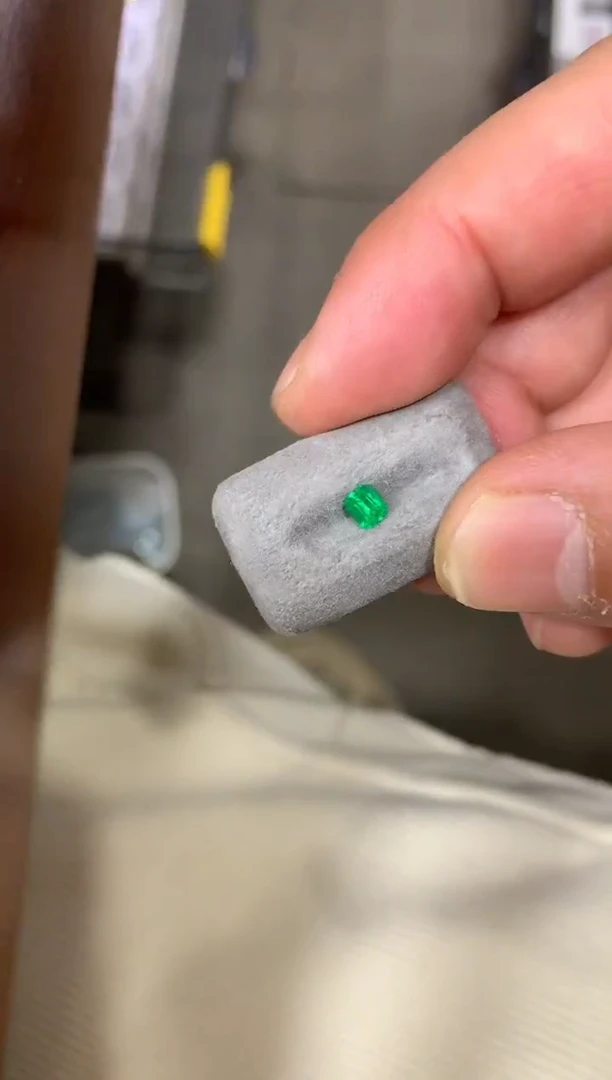 裸石祖母绿0.3ct 31