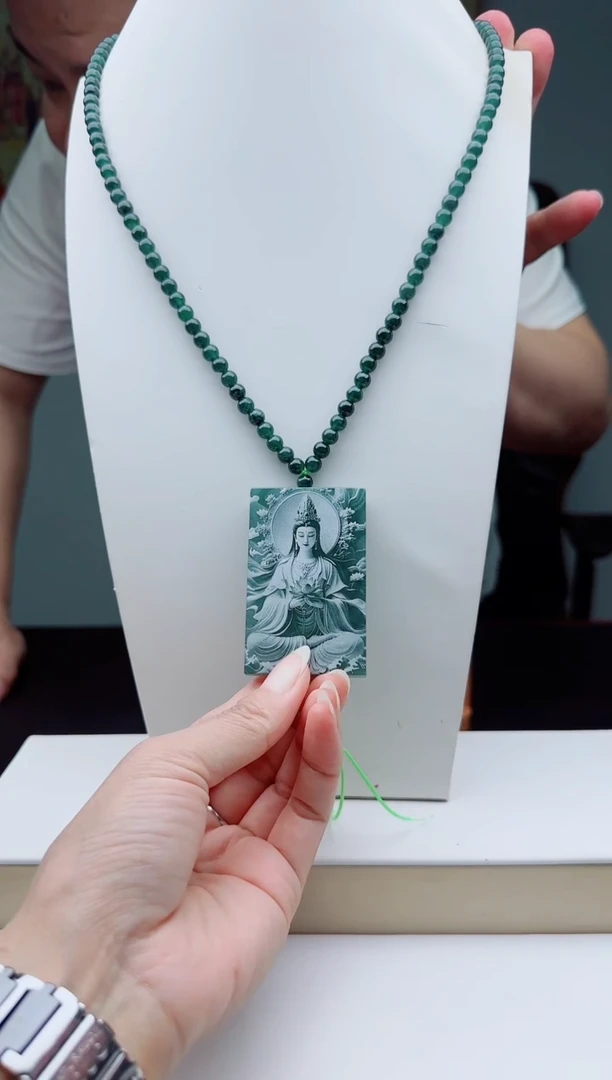 颈饰未镶嵌翡翠多样性发其一