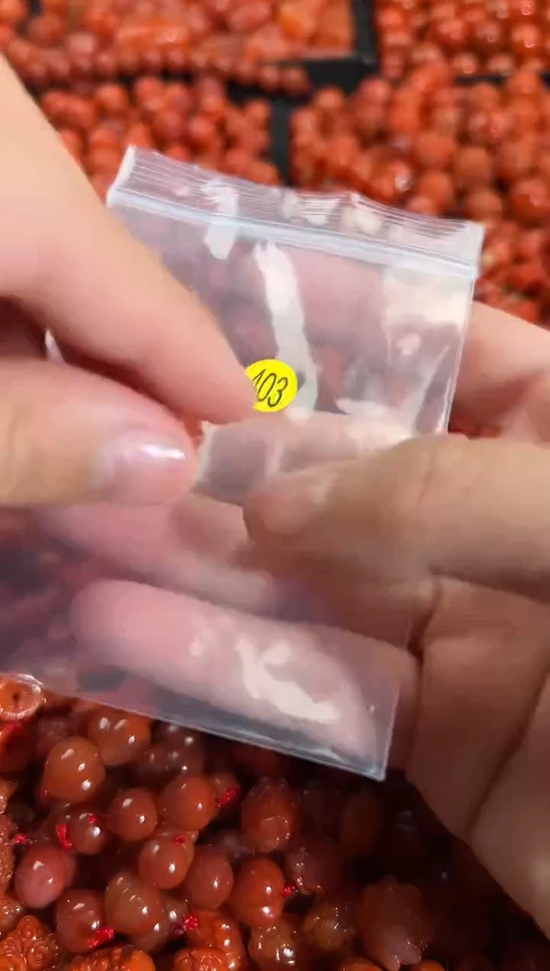 颈饰未镶嵌南红玛瑙1