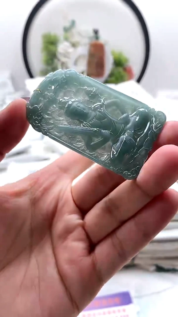 颈饰未镶嵌翡翠虚空藏