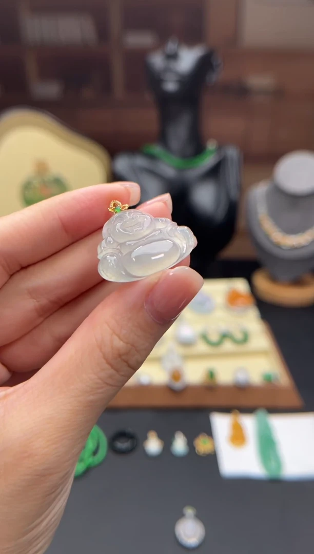 颈饰18K金镶嵌翡翠翡翠A货 闪购多样性