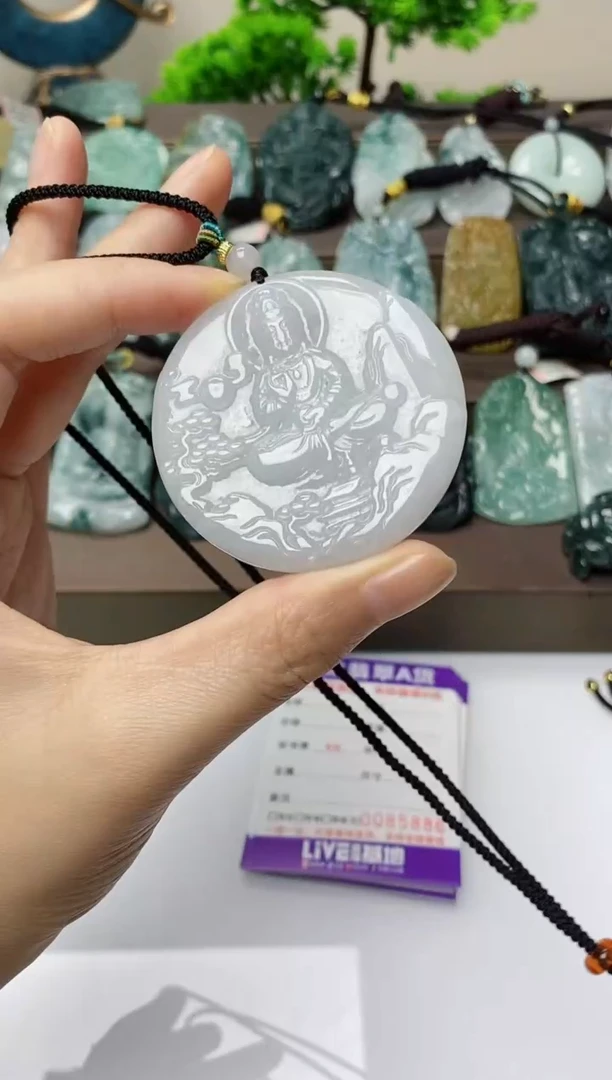 翡翠未镶嵌颈饰