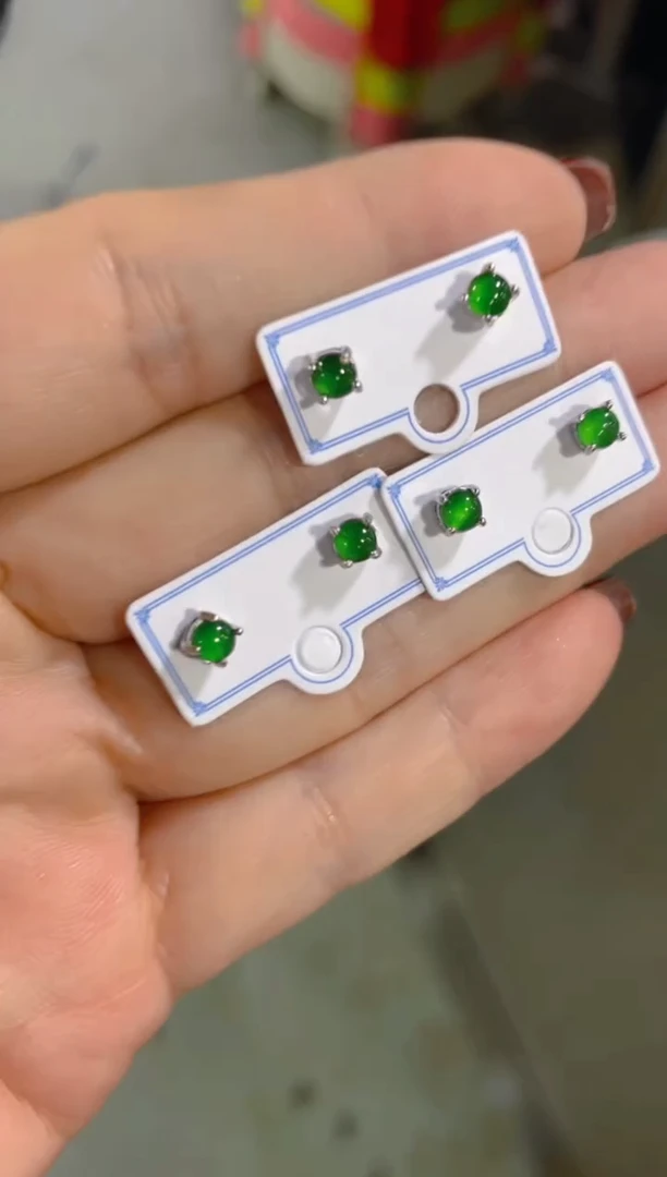 翡翠未镶嵌耳饰天然A货翡翠（多样性发货拍一件发件）