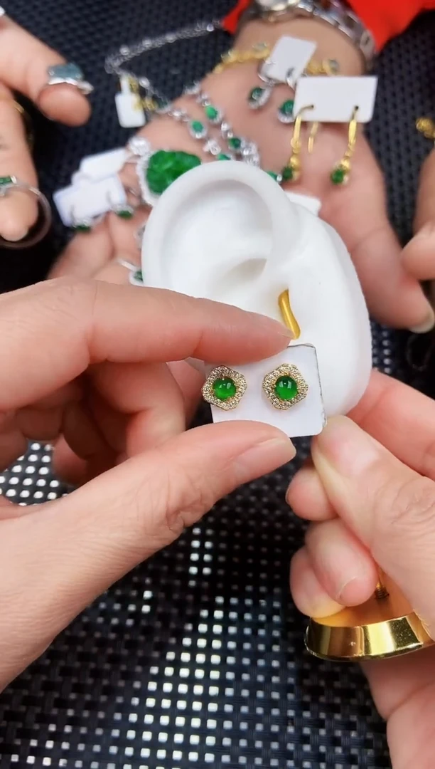 【闪购商品】翡翠耳饰未镶嵌111111111