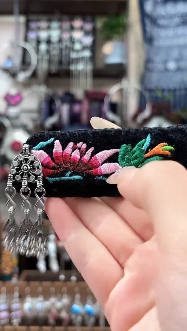 织绣民族风非遗老绣饰品267