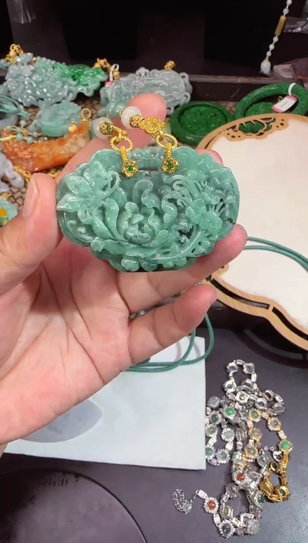 【闪购商品】翡翠颈饰未镶嵌拍照