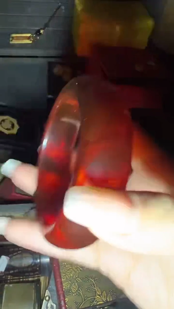 未镶嵌血珀手镯闪购高端商品链接