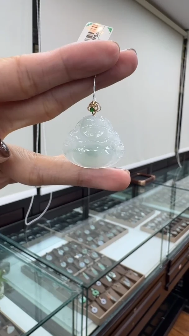 颈饰18K金镶嵌翡翠佛公