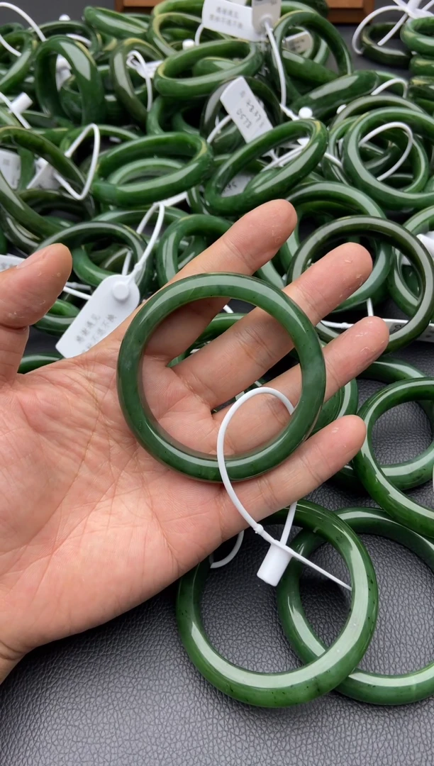 未镶嵌手镯和田玉（碧玉）13-56.6