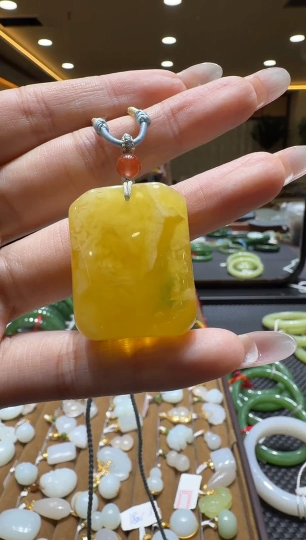 琥珀颈饰未镶嵌挂件