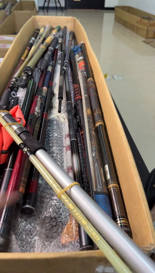 浙****司鱼竿孤品微瑕，以直播间介绍为准，加10元发顺丰