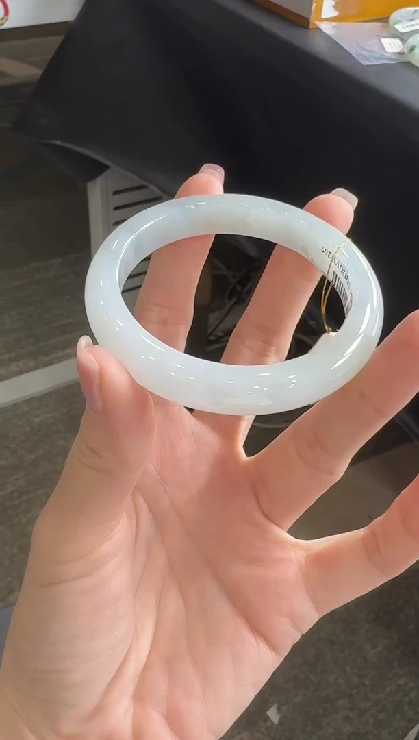 【闪购商品】翡翠手镯未镶嵌JC24212手镯