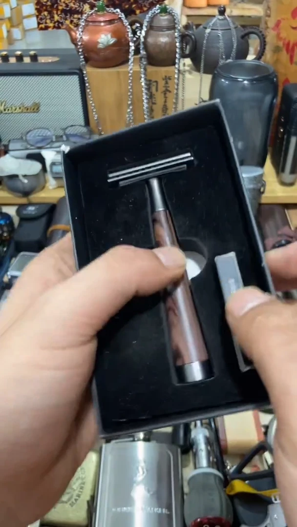 瓷片闪购商品  如图所示