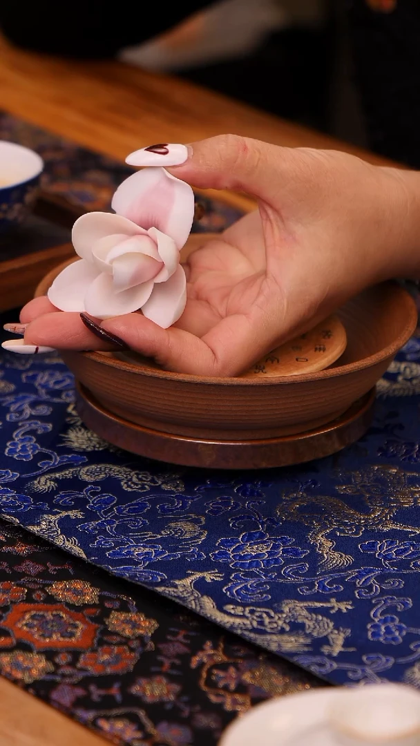 【闪购商品】淡紫色玉兰花香插