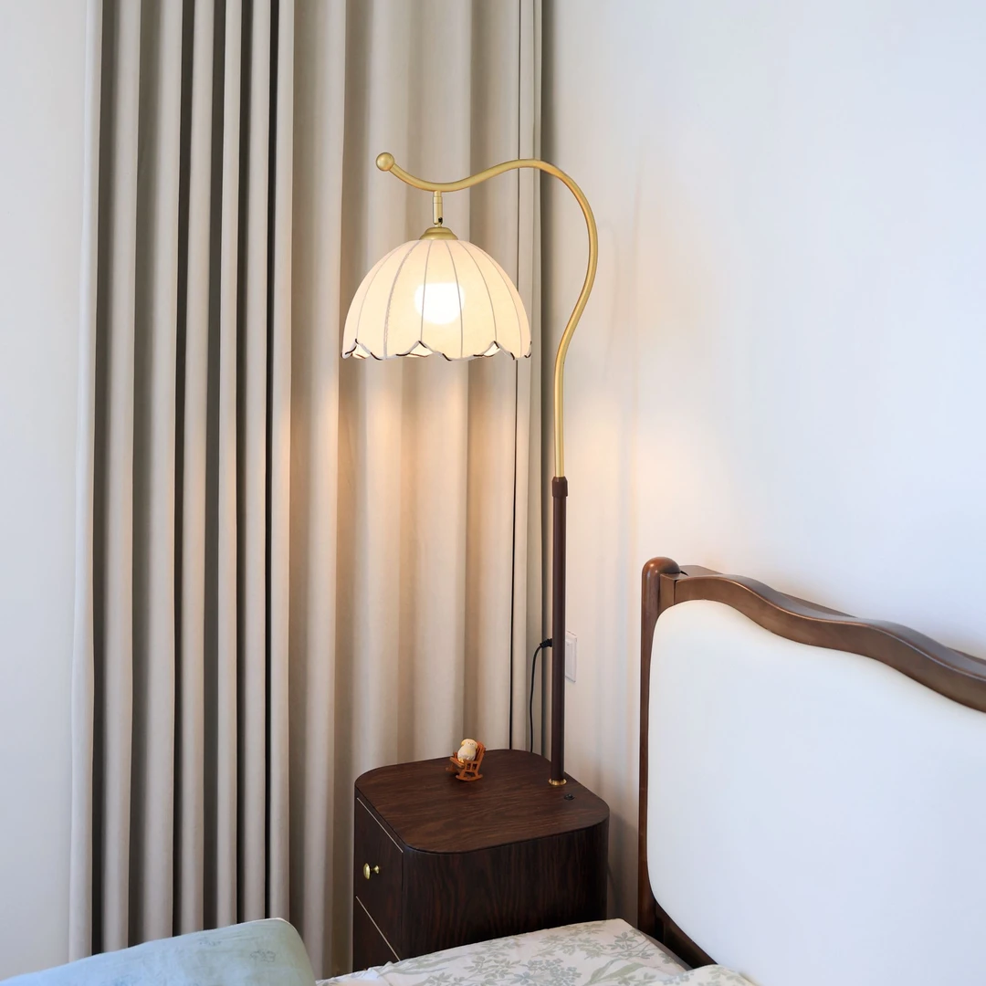 奶油风法式落地灯卧室客厅沙发旁边几台灯装饰置物床头柜台灯一体