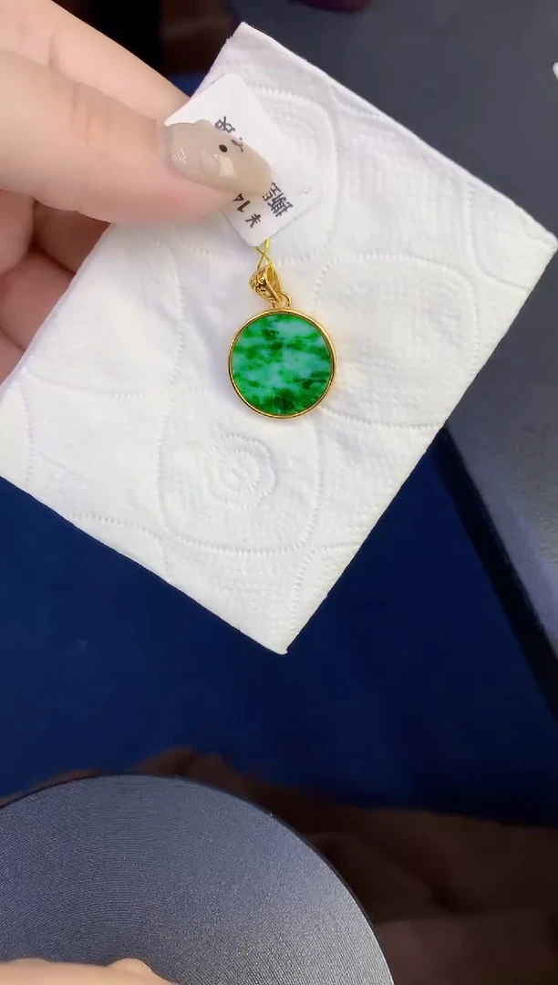 颈饰未镶嵌翡翠缅甸天然翡翠A货