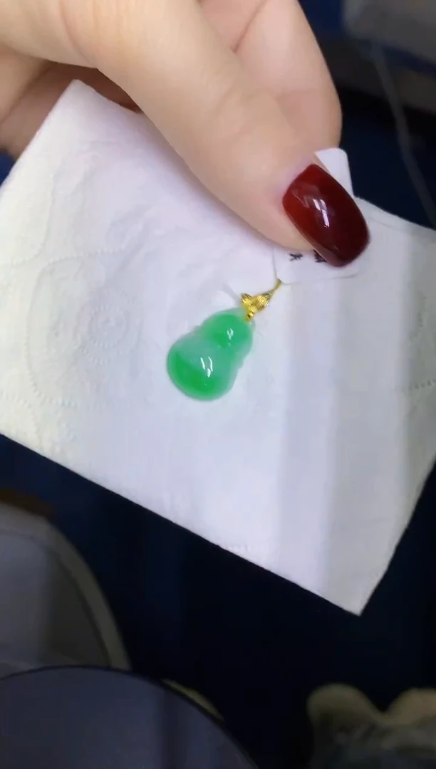 颈饰18K金镶嵌翡翠缅甸天然翡翠A货