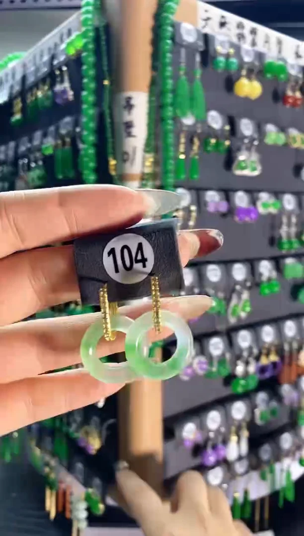 【闪购商品】翡翠耳饰银S925镶嵌104....