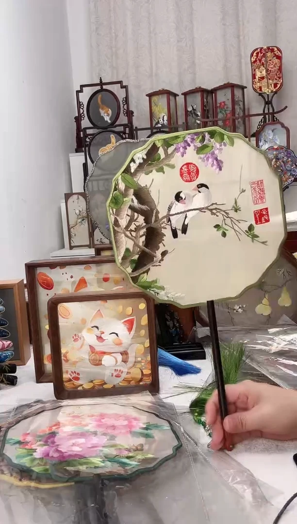 扇子苏绣作品手工团扇