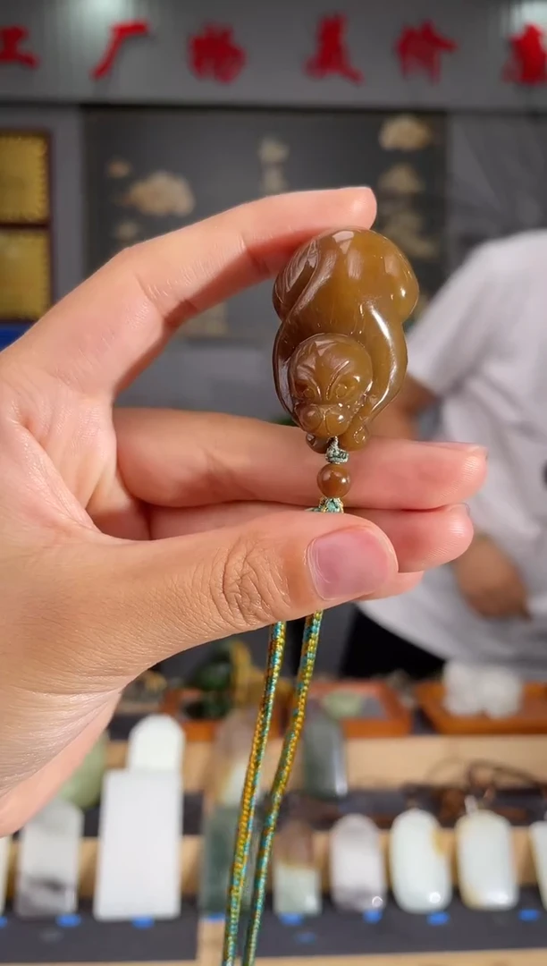 和田玉未镶嵌颈饰1