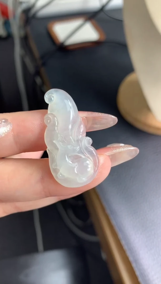 定制翡翠未镶嵌九尾狐