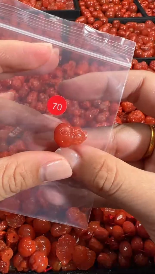 颈饰未镶嵌南红玛瑙1