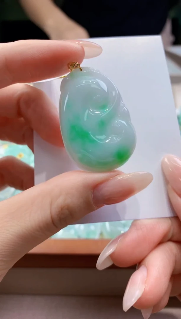 翡翠18K金镶嵌颈饰天然A货翡翠挂件