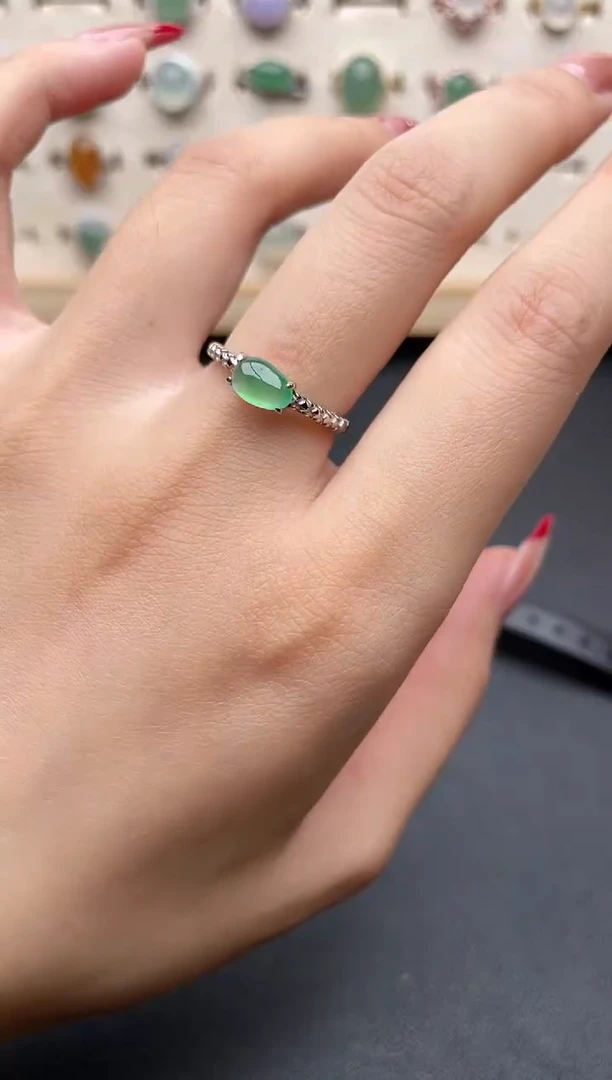 【闪购商品】翡翠戒指银S925镶嵌一物一证一礼盒