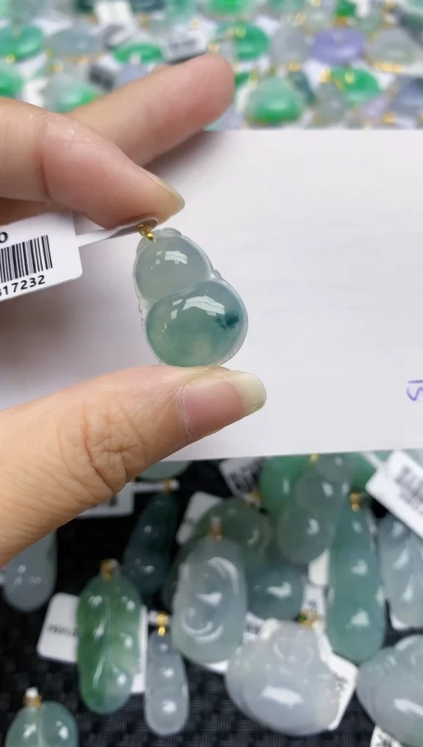 翡翠18K金镶嵌颈饰天然翡翠A货